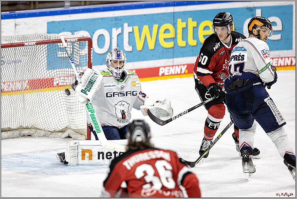 PENNY DEL Viertelfinale 2. Spiel;  Koelner Haie - Eisbaeren Berlin; Koeln, 12.04.2022